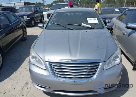 2013 Chrysler 200 Touring z USA, uszkodzony, nr VIN 1C3CCBBB6DN546586